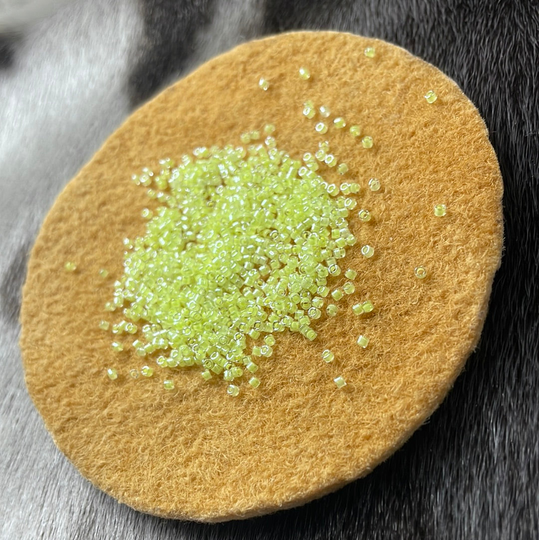 11/0 Miyuki Delica - Limeade luminous