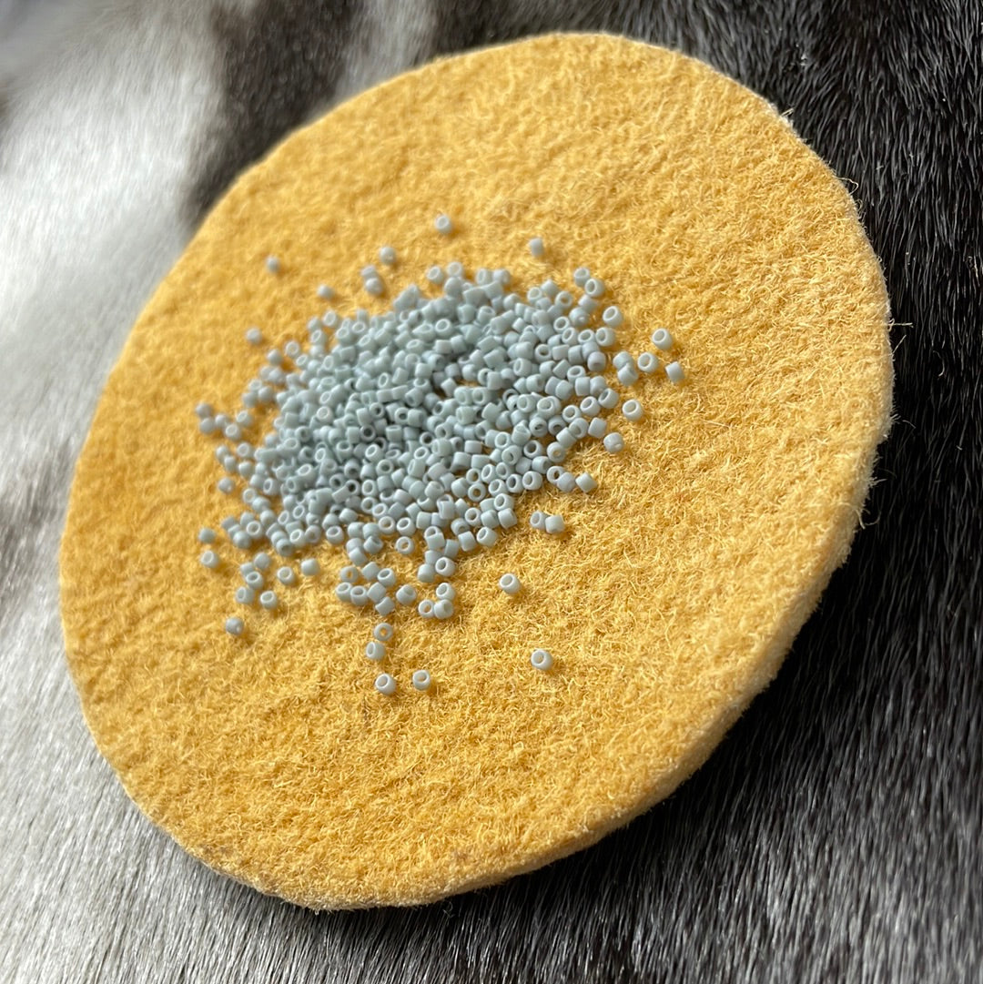 11/0 Miyuki Delica - Light Grey