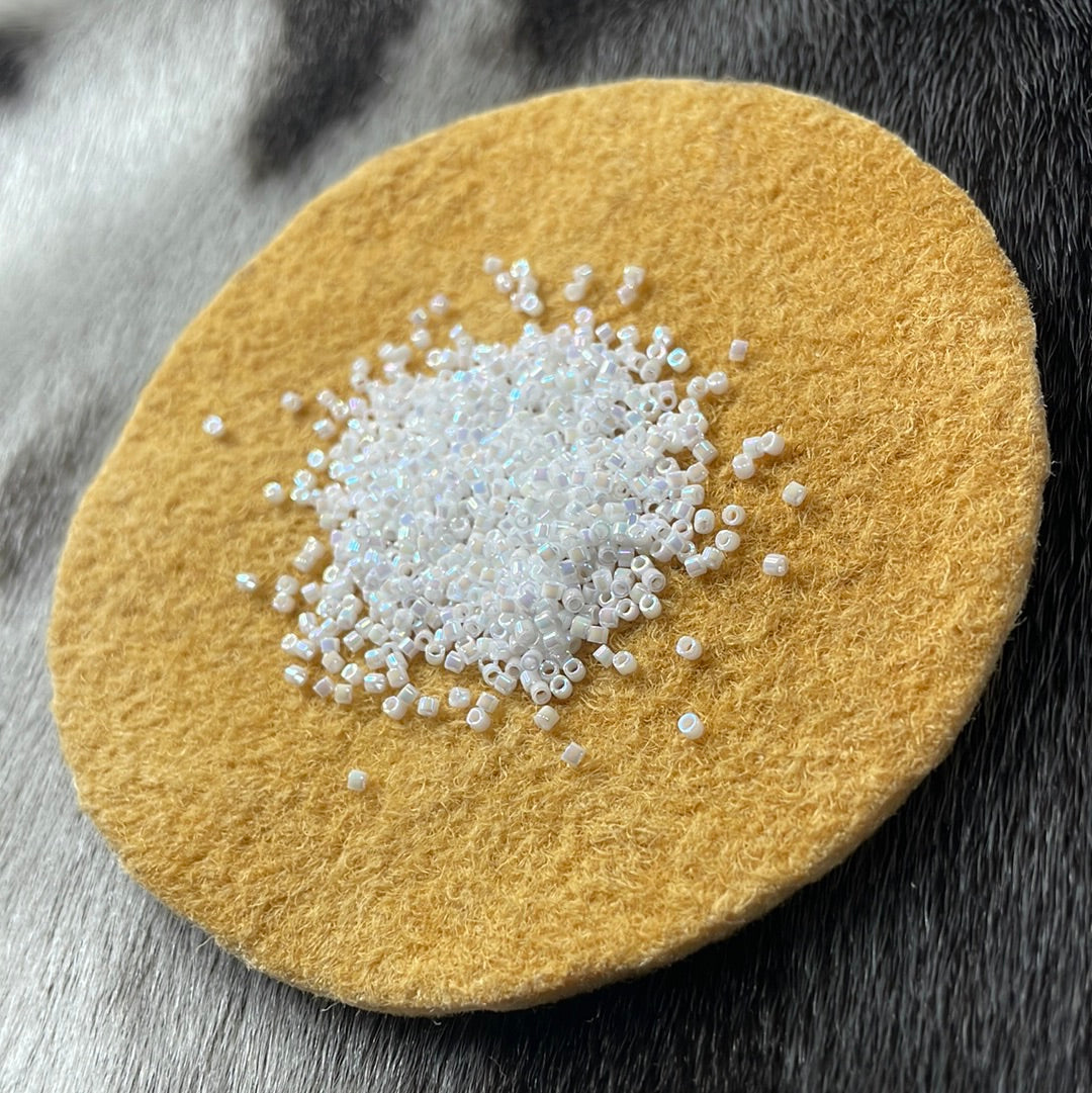 11/0 Miyuki Delica - White Pearl AB