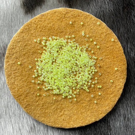 11/0 Miyuki Delica - Limeade luminous