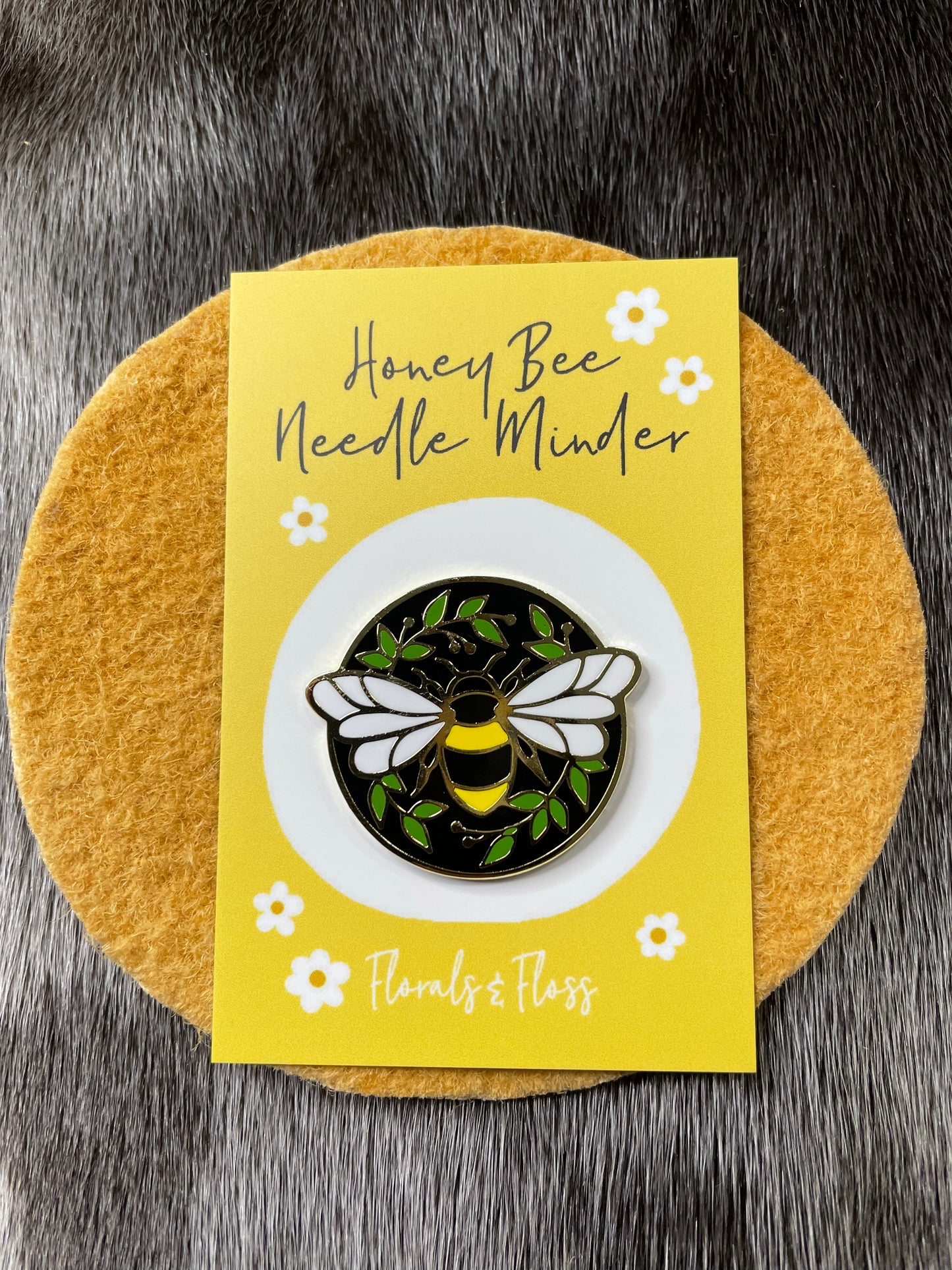 F&F Needle Minder - Bee