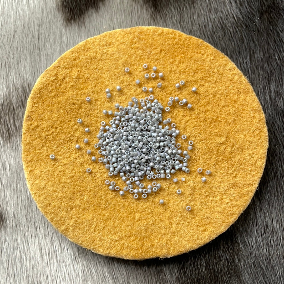 11/0 Miyuki Delica - Grey Matte AB