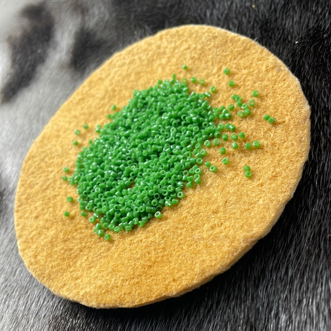 11/0 Miyuki Delica - Green Pea