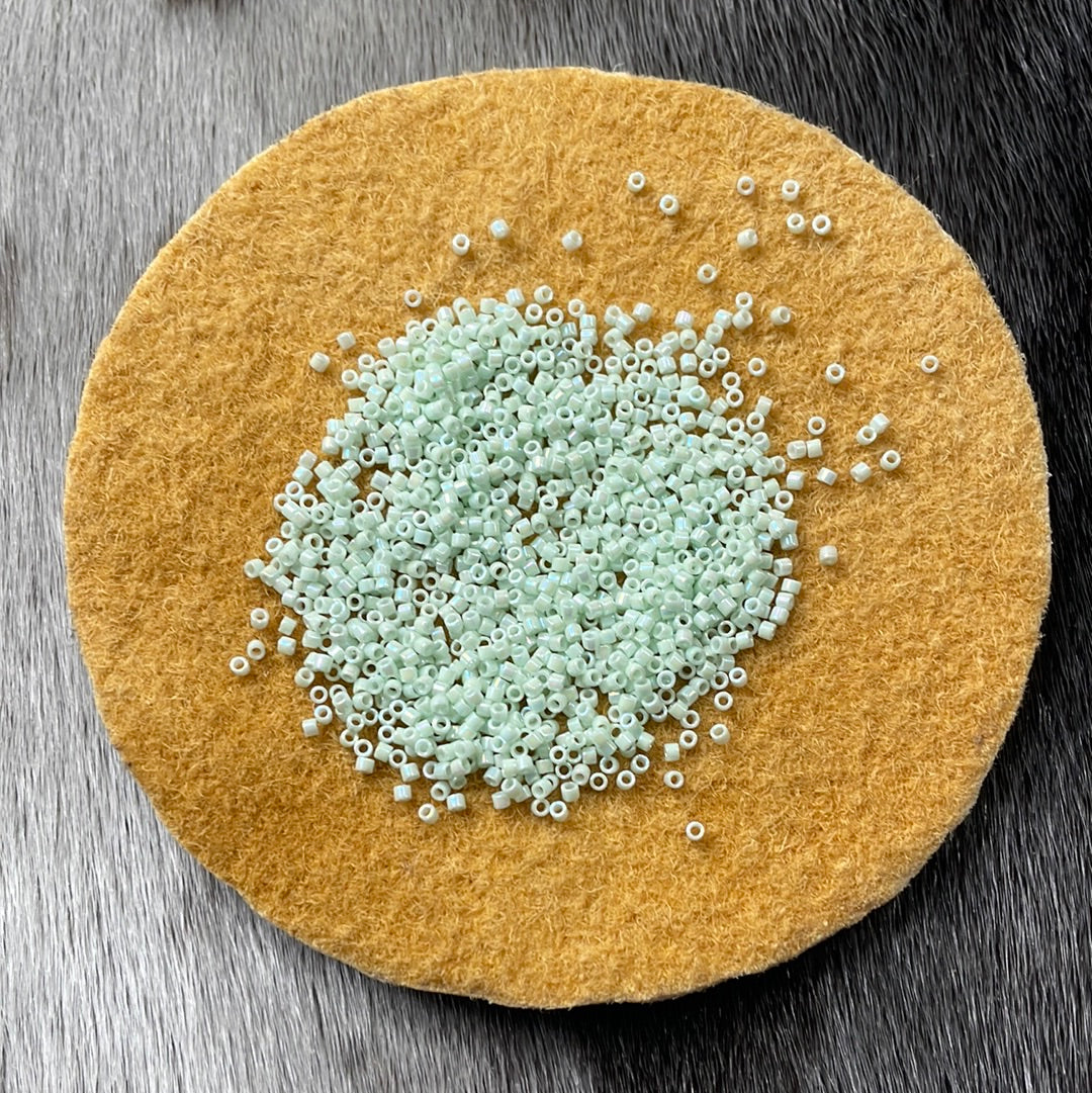 11/0 Miyuki Delica - Mint AB