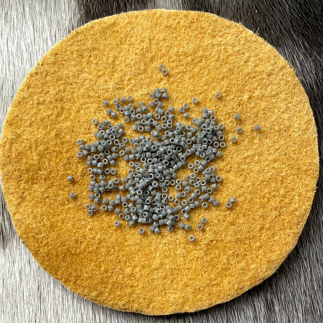 11/0 Miyuki Delica - Grey Op.