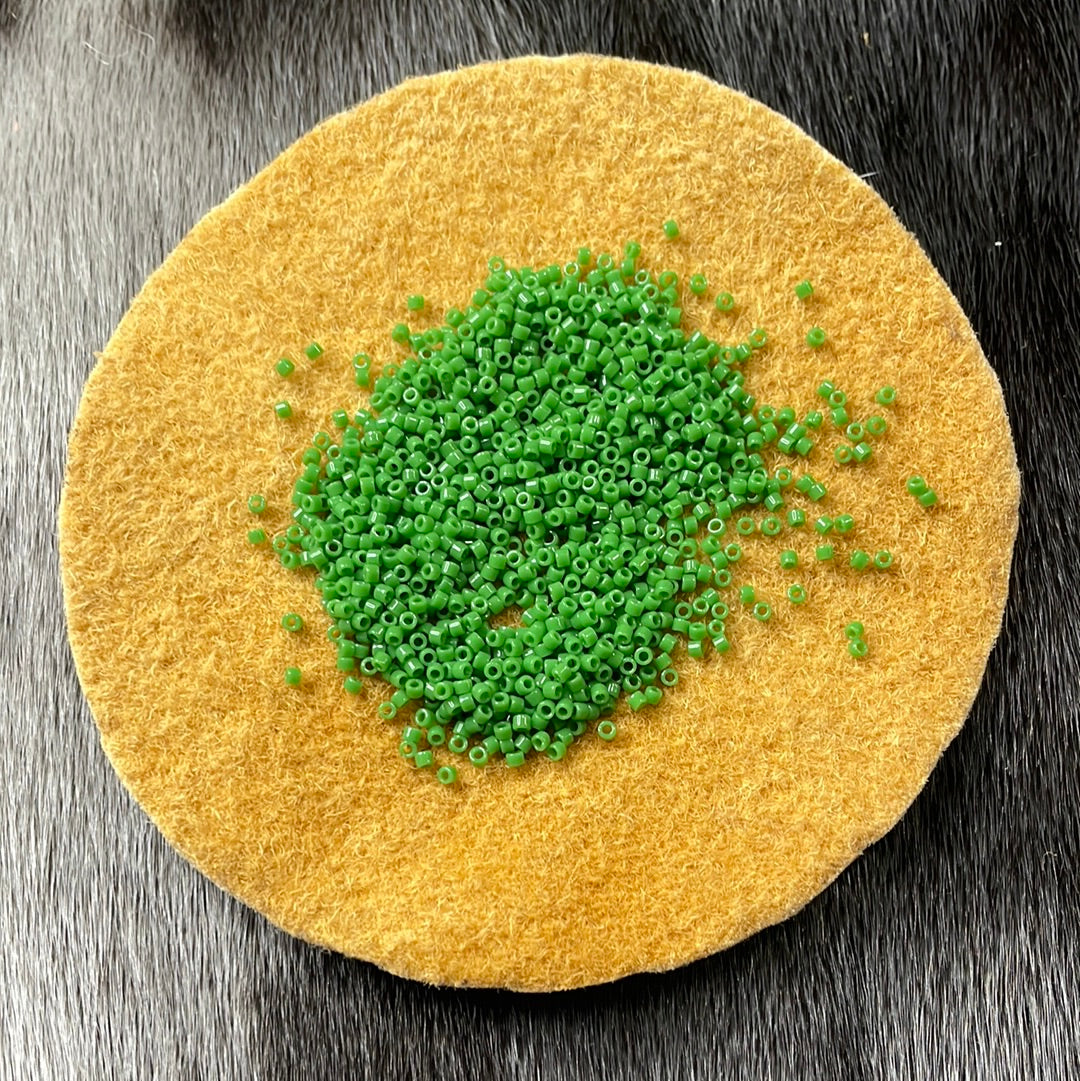 11/0 Miyuki Delica - Green Pea