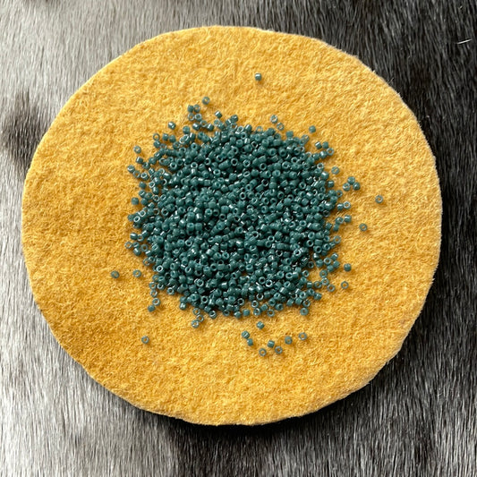 11/0 Miyuki Delica - seaweed Green