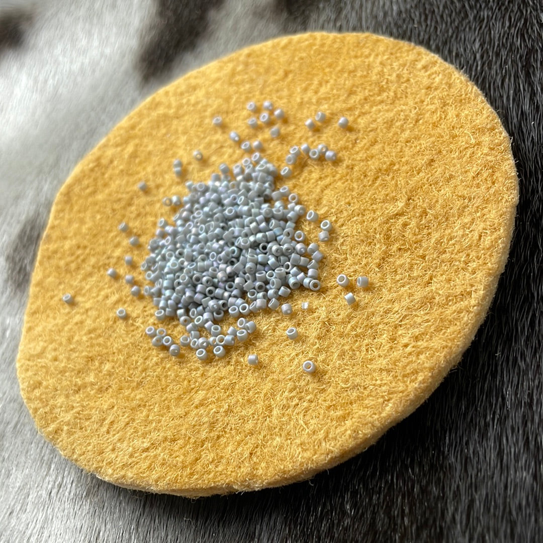 11/0 Miyuki Delica - Grey Matte AB